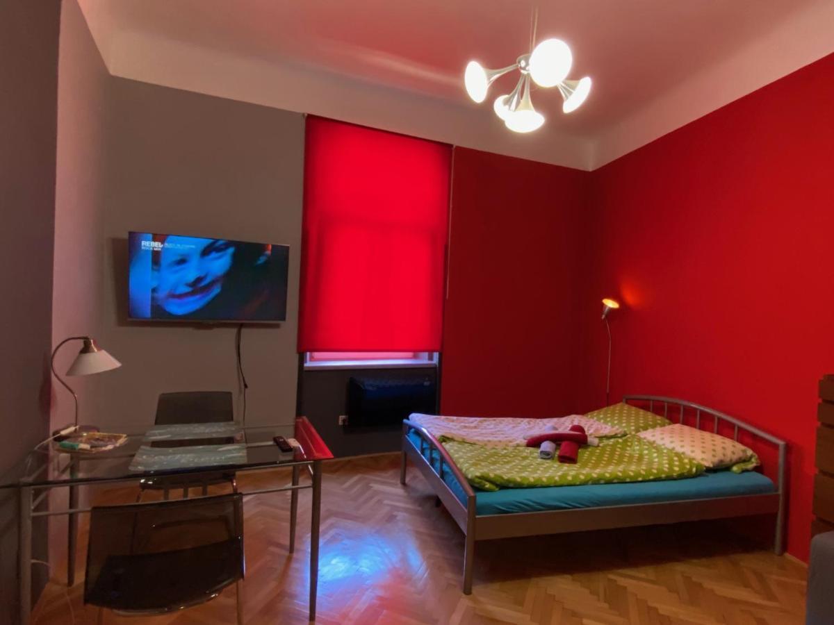 براغ Apartment B42 Bed And Cafe المظهر الخارجي الصورة