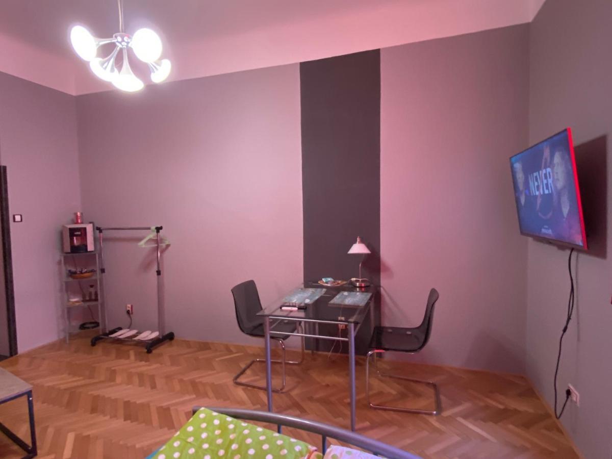 براغ Apartment B42 Bed And Cafe المظهر الخارجي الصورة