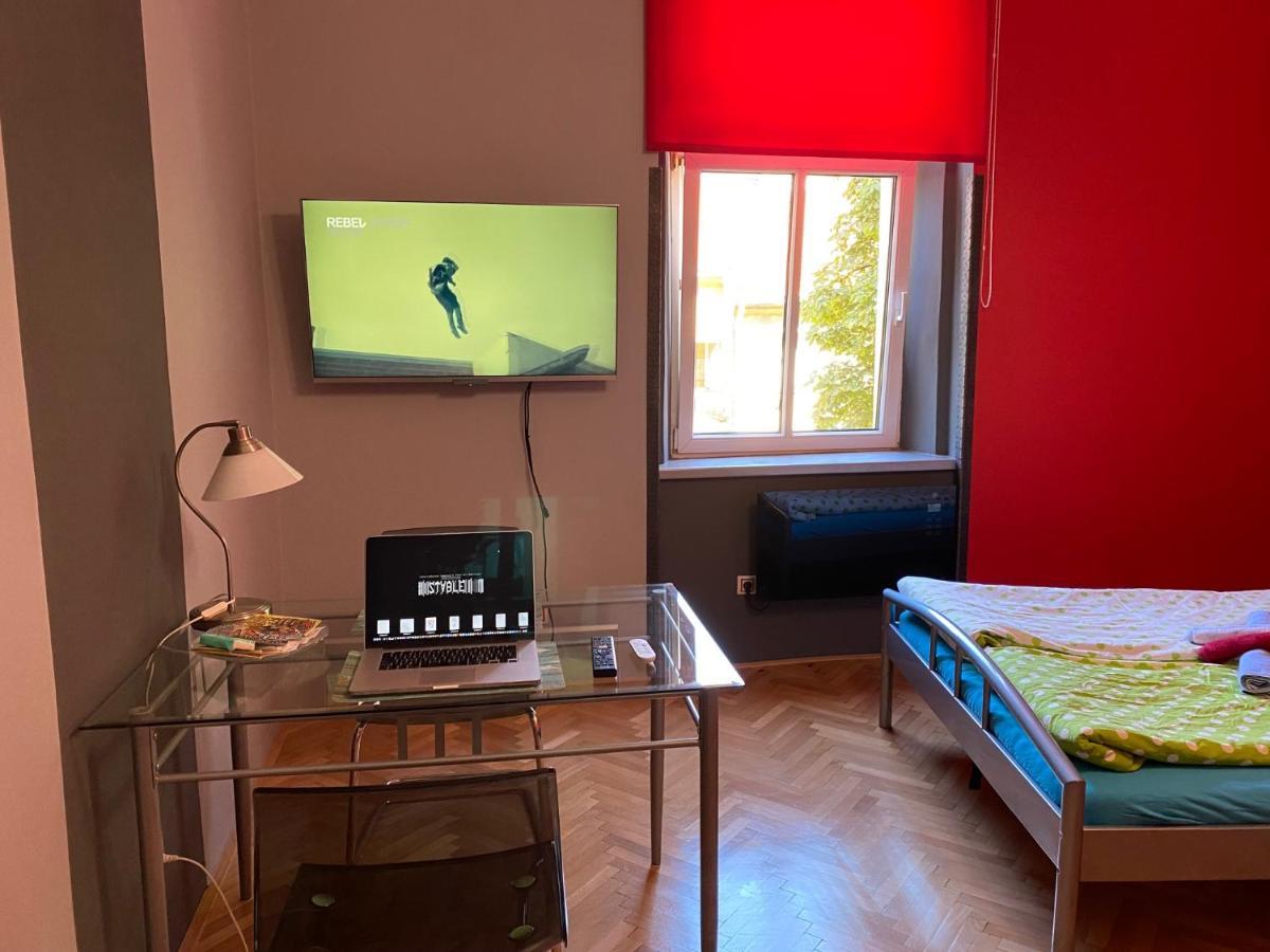 براغ Apartment B42 Bed And Cafe المظهر الخارجي الصورة