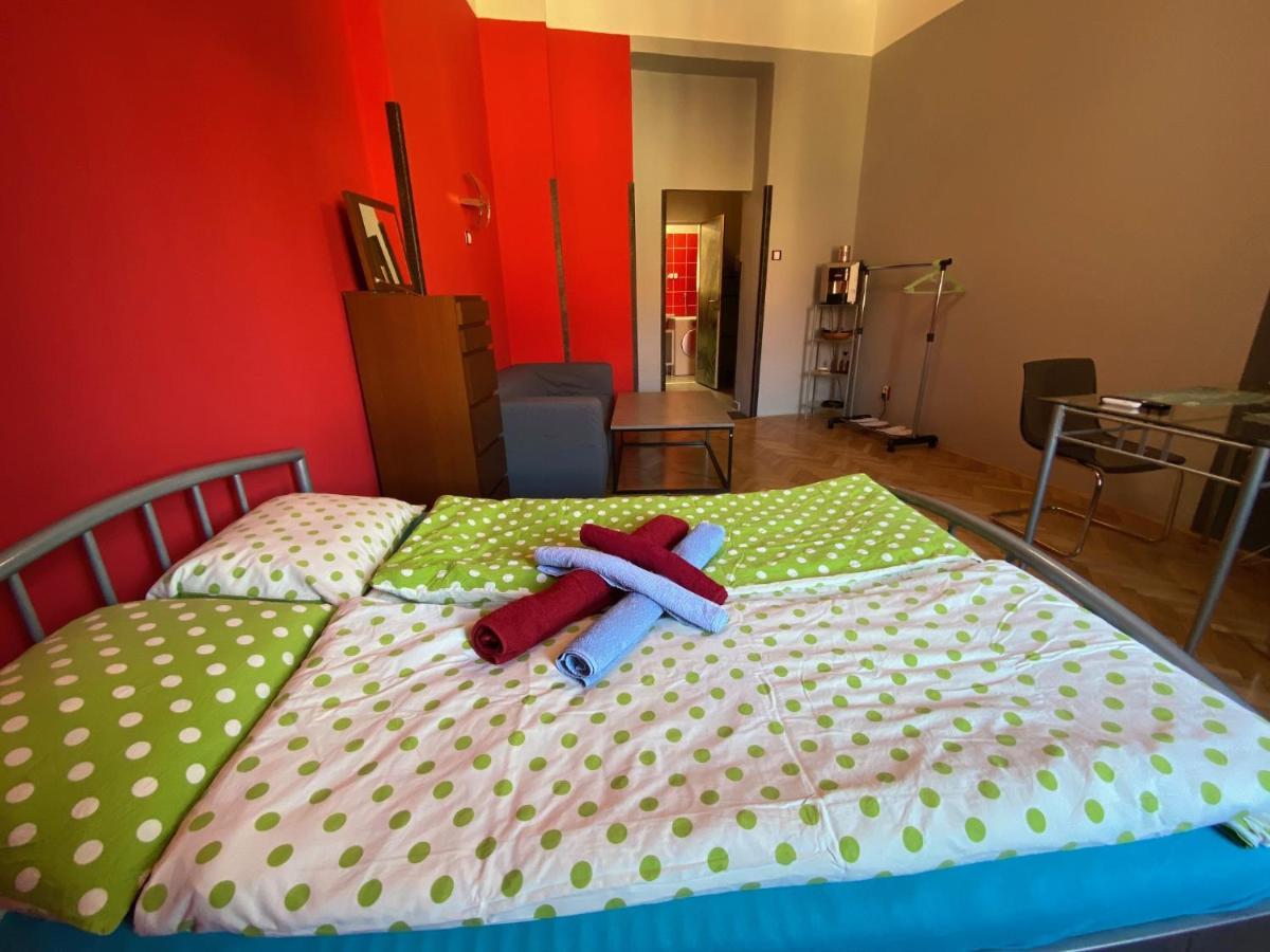 براغ Apartment B42 Bed And Cafe المظهر الخارجي الصورة